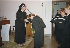 Postulant�ms �teikiami abitai - jos priimamos � noviciat�